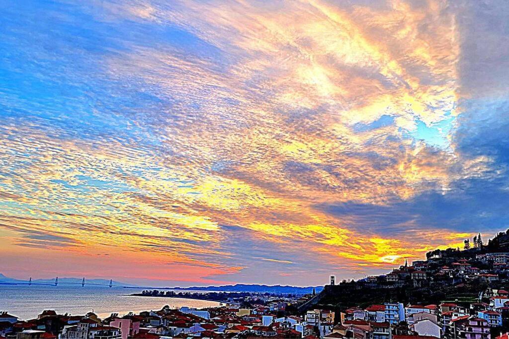 360ᵒ Lepanto Apartment Nafpaktos Luaran gambar